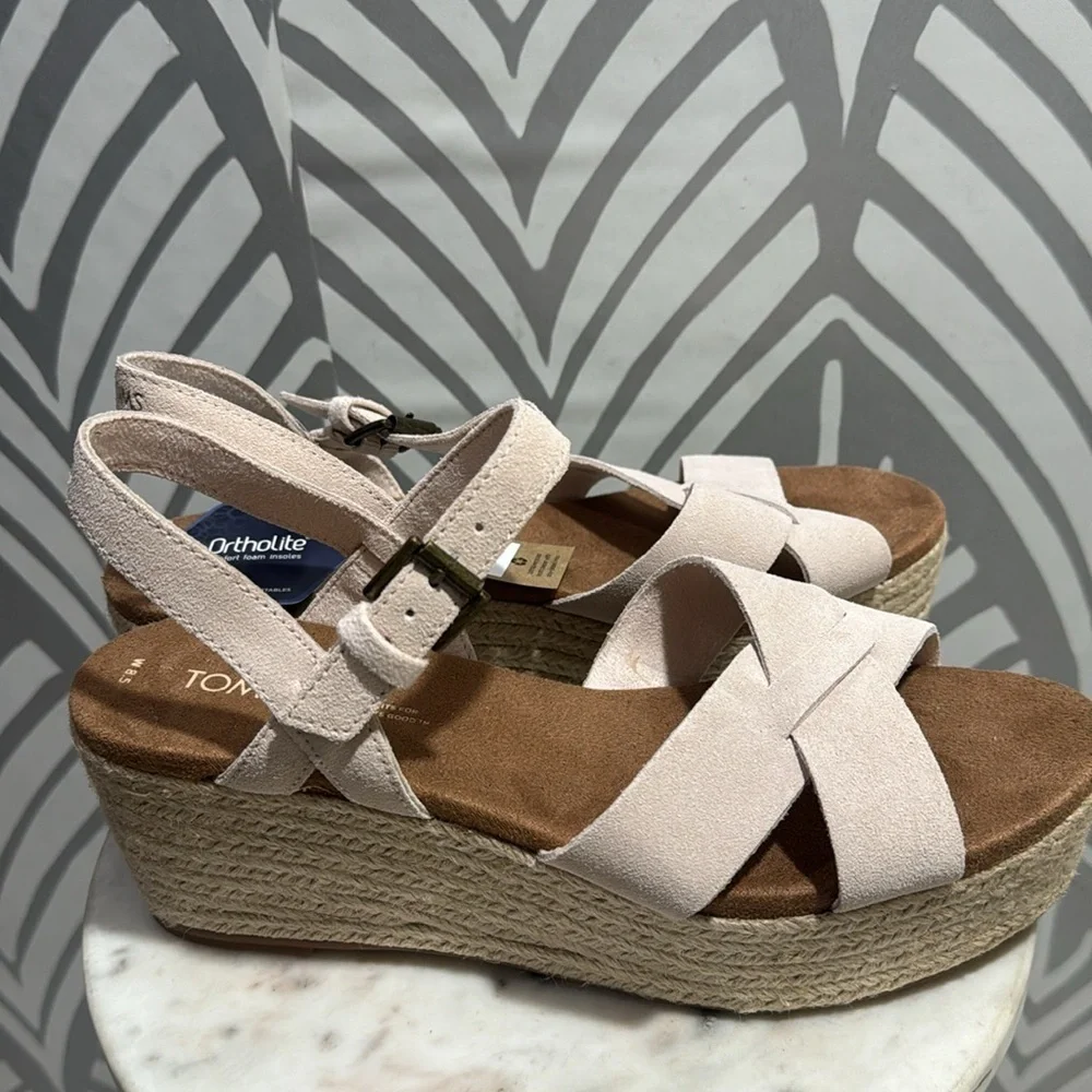 Toms cream wedge sandal size 8.5 New-No Box/Tags